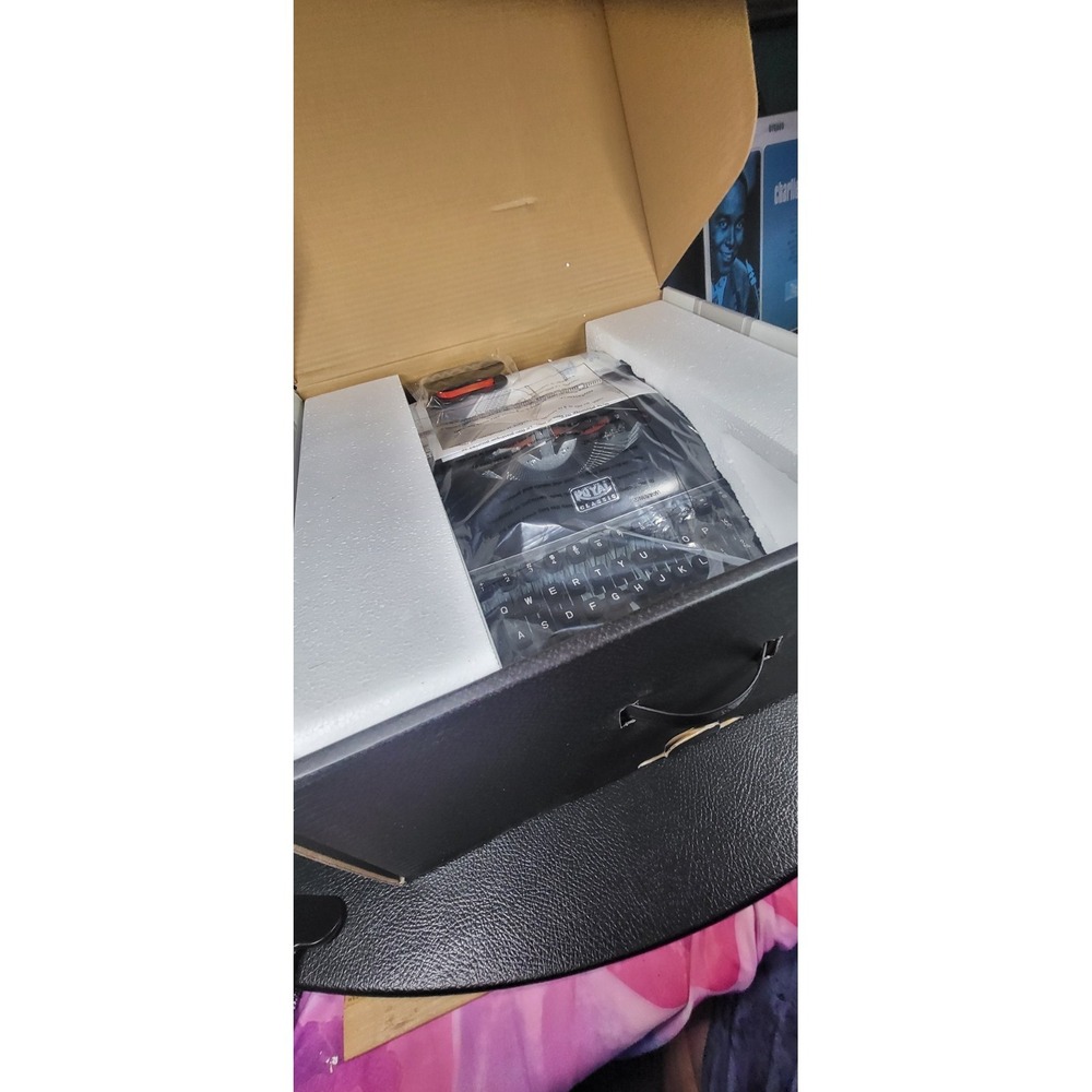 Royal Classic Manual Typewriter Black Open Box New Condition*sealed Inside Box - Picture 3 of 14